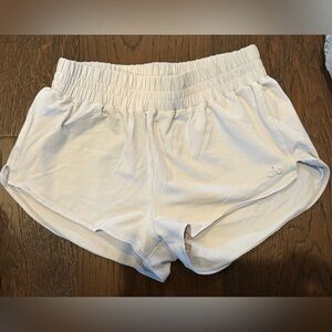 Alo Yoga white Shorts